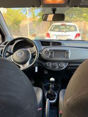 Toyota Yaris 2012-thumb-7