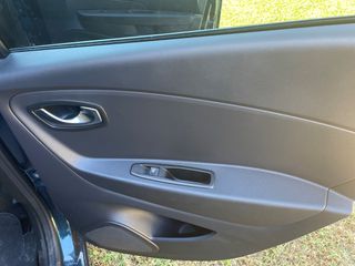 Renault Captur 2018-thumb-34