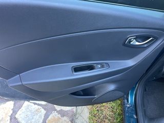 Renault Captur 2018-thumb-35