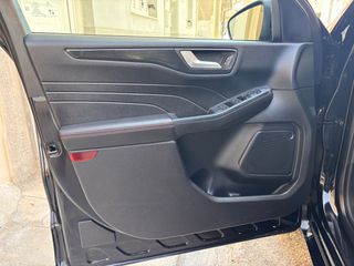 Ford Kuga 2021 1.5 BLUE DCi ST-LINE-thumb-36