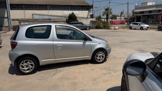 Toyota Yaris 1999-thumb-2