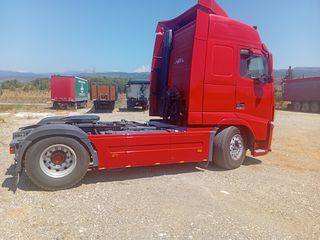 Volvo 2012-thumb-3