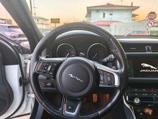 Jaguar XF 2017-thumb-12