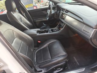 Jaguar XF 2017-thumb-15