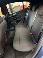 Ford Focus 2018 st line-thumb-13