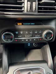 Ford Focus 2018 st line-thumb-16