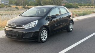 Kia Rio 2015-thumb-1
