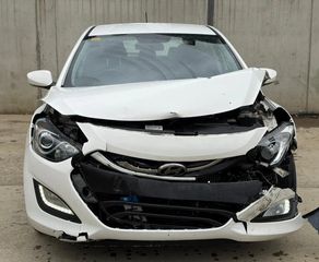 Hyundai i 30 2015 αγοραζουμε hyundai με ζημιά
