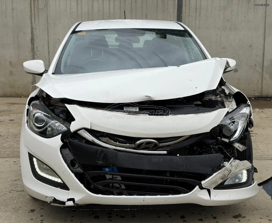 Hyundai i 20 2016 αγοραζουμε hyundai με ζημιά
