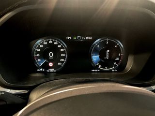 Volvo XC 60 2019 R-DESIGN D4 2.0TD PANORAMA LED LEATHER-thumb-16