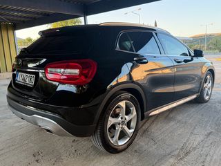 Mercedes-Benz GLA 180 2018 DIESEL AUTO-thumb-3