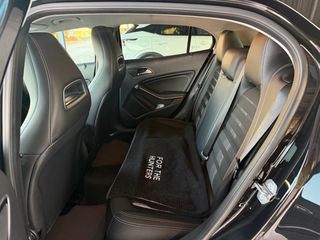 Mercedes-Benz GLA 180 2018 DIESEL AUTO-thumb-9