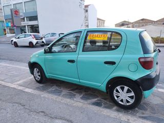 Toyota Yaris 1999-thumb-3