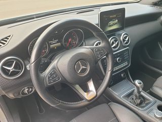 Mercedes-Benz A 180 2016 URBAN-thumb-12