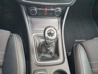 Mercedes-Benz A 180 2016 URBAN-thumb-18