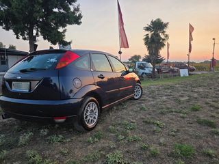 Ford Focus 2003-thumb-1