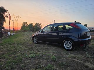 Ford Focus 2003-thumb-2