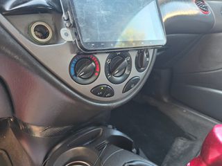 Ford Focus 2003-thumb-18