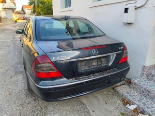 Mercedes-Benz E 220 2004 CDI-thumb-4