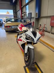 Yamaha YZF-R1 2007-thumb-5