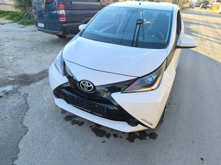 Toyota Aygo (X) 2016 X PLAY
