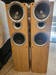 KEF Q5