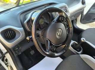 Toyota Aygo (X) 2016-thumb-15
