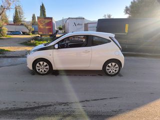 Toyota Aygo (X) 2016-thumb-9