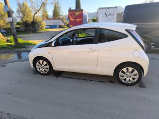 Toyota Aygo (X) 2016-thumb-10