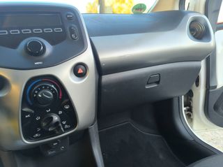 Toyota Aygo (X) 2016-thumb-28