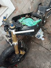 Suzuki GSX-R 600 2004-thumb-3
