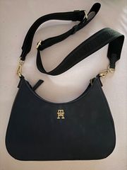 Tommy Hilfiger τσάντα ταχυδρόμου ή τσάντα ώμου
