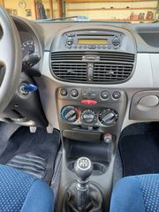 Fiat Punto 2003-thumb-8