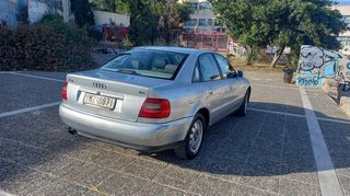 Audi A4 1998-thumb-8