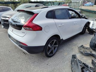 Volvo V40 Cross Country 2015 2.0D4 AUTO MOMENTUM 190ps-thumb-1