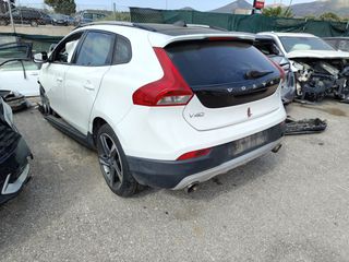 Volvo V40 Cross Country 2015 2.0D4 AUTO MOMENTUM 190ps-thumb-5