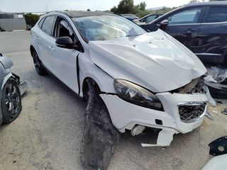 Volvo V40 Cross Country 2015 2.0D4 AUTO MOMENTUM 190ps-thumb-6