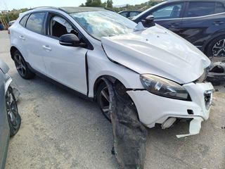Volvo V40 Cross Country 2015 2.0D4 AUTO MOMENTUM 190ps-thumb-7