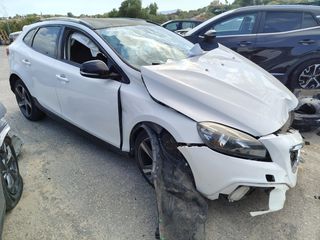 Volvo V40 Cross Country 2015 2.0D4 AUTO MOMENTUM 190ps-thumb-8