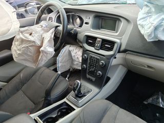 Volvo V40 Cross Country 2015 2.0D4 AUTO MOMENTUM 190ps-thumb-13