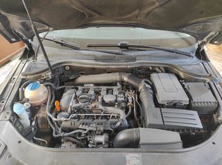 Volkswagen Passat CC 2009-thumb-18