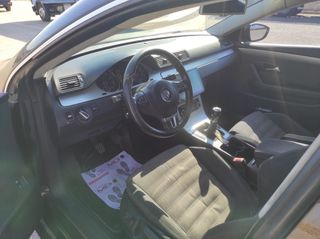 Volkswagen Passat CC 2009-thumb-17