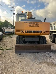 Wheeled Excavator Liebherr 1992 902