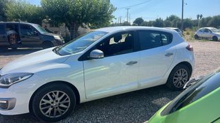 Renault Megane 2015-thumb-1