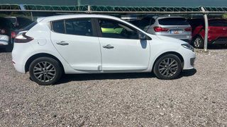 Renault Megane 2015-thumb-2
