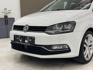 Volkswagen Polo 2016 1.4D Full LED / Panorama/ Navi / Highline-thumb-10