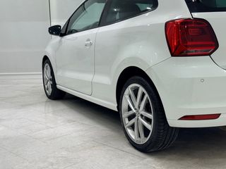 Volkswagen Polo 2016 1.4D Full LED / Panorama/ Navi / Highline-thumb-12