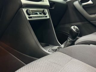 Volkswagen Polo 2016 1.4D Full LED / Panorama/ Navi / Highline-thumb-15