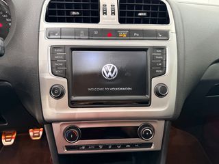 Volkswagen Polo 2016 1.4D Full LED / Panorama/ Navi / Highline-thumb-19