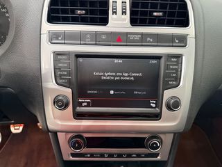 Volkswagen Polo 2016 1.4D Full LED / Panorama/ Navi / Highline-thumb-21